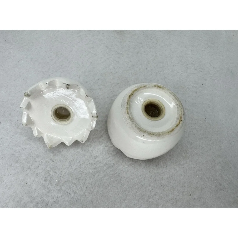 Vintage Ceramic Egg Salt Pepper Shakers White Cracked Shell Japan‎